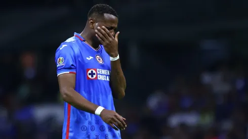 El delantero ecuatoriano Michael Estrada se fue expulsado al minuto 46.