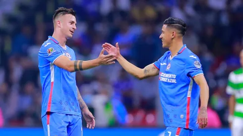 Algunos futbolistas celestes dieron brillantez al gris andar de La Máquina.