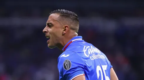 El defensor argentino podría salir del club