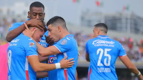 La opción de que salgan de Cruz Azul en el mercado veraniego es latente.