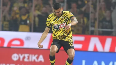 Orbelín Pineda con el AEK Atenas este fin de semana.