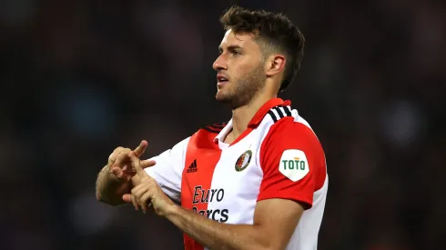 Santi Giménez registra 23 goles en la temporada con el Feyenoord.