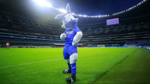 Blu ya lució su nuevo uniforme con Pirma.