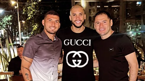 Escobar al lado de Doria y Aguilar.