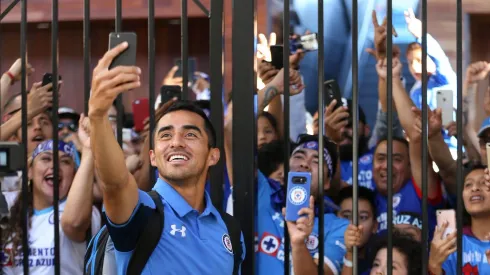 El mediocampista mexicano salió de Cruz Azul y nadie le dedicó palabras de apoyo o agradecimiento.