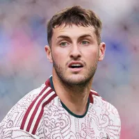 Aseguran que Feyenoord tiene acuerdo de venta por Santi Giménez a este equipo