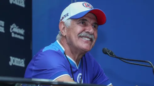 La directiva de Cruz Azul busca la contratación de dos últimos refuerzos.