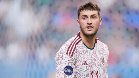 La drástica decisión de Santiago Giménez con su carrera profesional