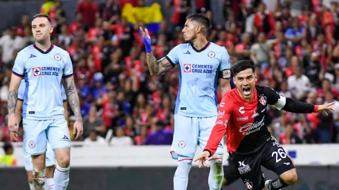 Cruz Azul sufrió una dolorosa derrota (2-0) ante el Atlas.