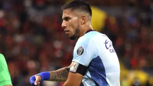 Carlos Salcedo fue el capitán de Cruz Azul en el debut.