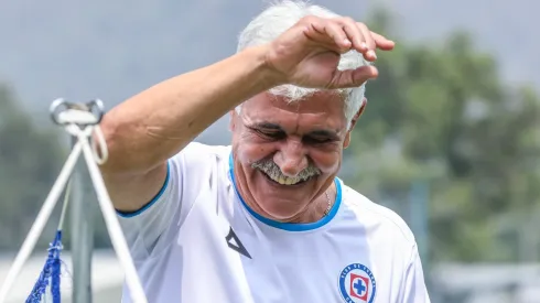 ¡Tuca sonríe! Poco a poco, La Máquina recuperar sus piezas.