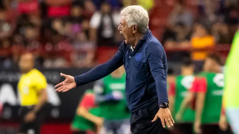 Ricardo Ferretti, DT de Cruz Azul.