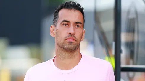 Sergio Busquets ocupa un lugar en la banca, durante el duelo de Inter Miami vs Cruz Azul.