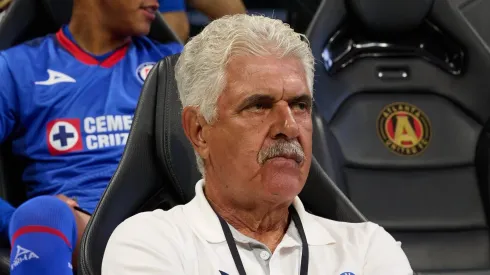 El entrenador brasileño está siendo cuestionado por todos los sectores celestes.