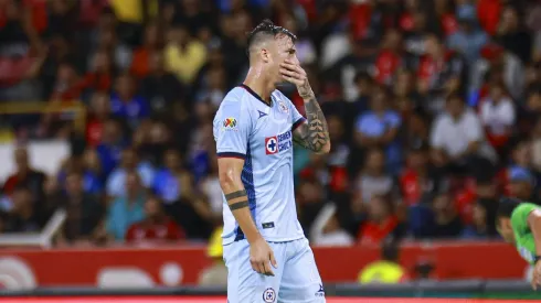 El delantero argentino tenía todo listo para salir del club pero a última hora reculó.