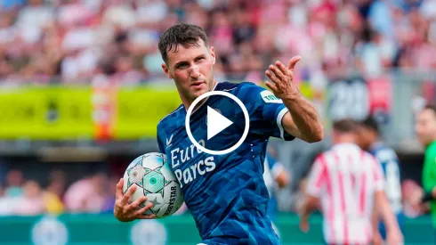 Santiago Giménez convirtió su primer gol con el Feyenoord en la temporada.