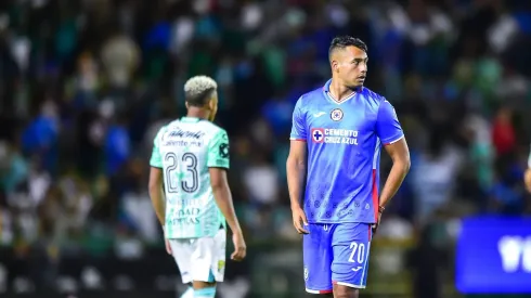 El delantero chileno no cuenta para el club cementero y se le busca acomodo en otro equipo antes del cierre del mercado.