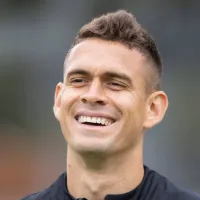 Afición ya da la bienvenida a Santos Borré