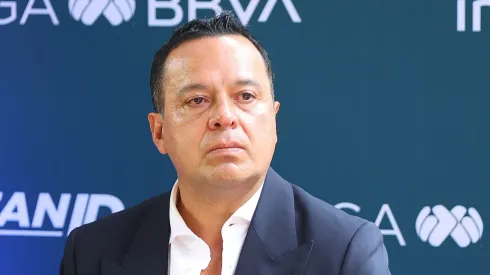 El presidente en funciones bajó al vestidor después de otra derrota que deja a los celestes más en el fondo de la clasificación.