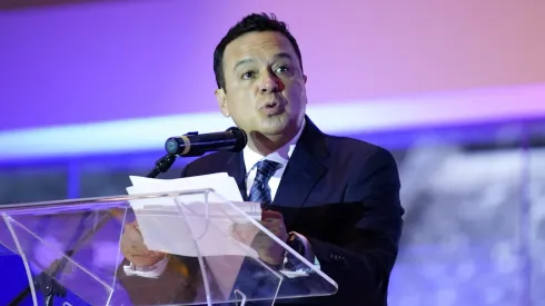 El directivo bajó a los vestuarios después de una nueva derrota de los cementeros.