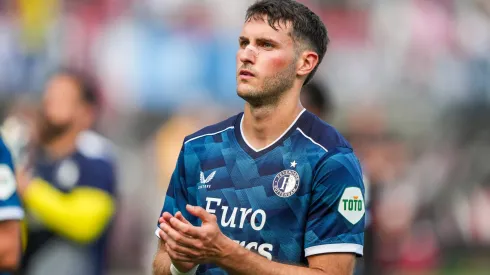 Santi Giménez volverá a jugar en la Eredivisie.