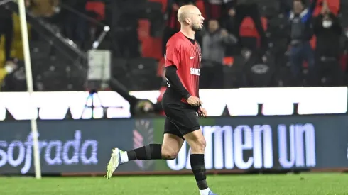 El delantero brasileño es la nueva opción que manejan los directivos celestes para reforzar el ataque.