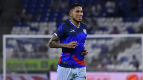 Carlos Salcedo está recuperado de su lesión y volverá vs. América