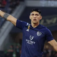 Se rompió la ilusión: Alan Pulido renovó con Kansas City