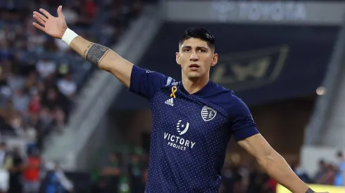 Alan Pulido renovó su contrato con Kansas City
