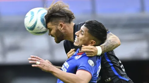 El defensor mexicano fue sustituido al minuto 76' del partido ante Gallos y luego atendió a los medios en zona mixta.