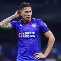 Carlos Salcedo organiza FIESTA tras la derrota de Cruz Azul
