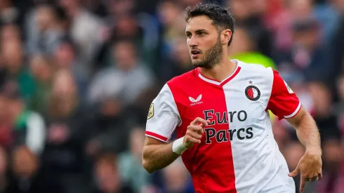 Santi Giménez jugará la Jornada 4.