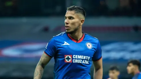 Carlos Salcedo, jugador de Cruz Azul.