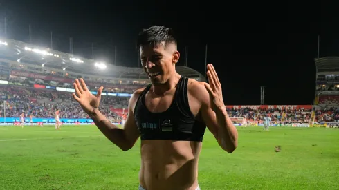 El delantero mexicano sorprendió en la alineación titular y respondió con una actuación para el recuerdo.