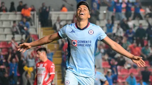 Sepúlveda se estrenó como goleador de Cruz Azul.