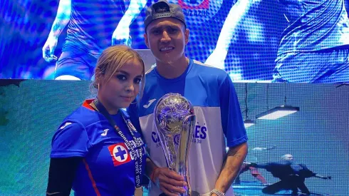 Cata Domínguez con su esposa Priscilla.