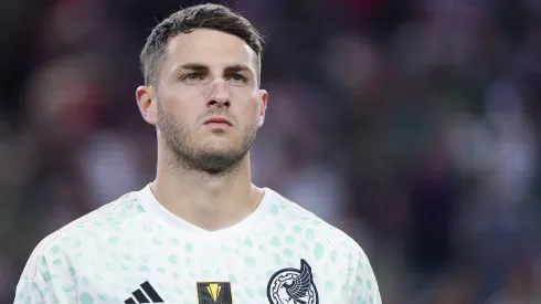 Santiago Giménez busca consolidarse en el Tri