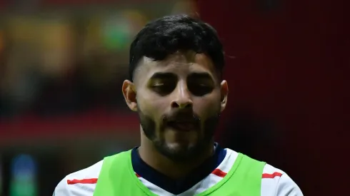 El delantero mexicano fue apartado del equipo y Chivas lo quiere fuera de la institución.