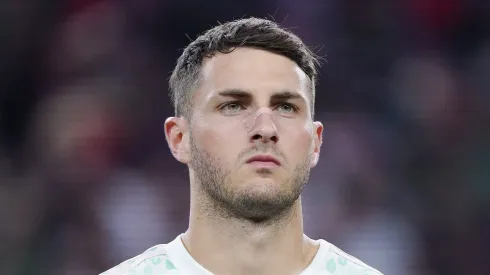 El delantero mexicano sigue acaparando portadas de prensa por su gran estado de forma.