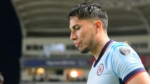 Carlos Salcedo cometió un grave error contra Tigres