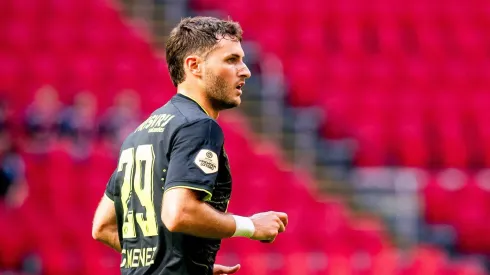 Santiago Giménez suma 10 goles con el Feyenoord