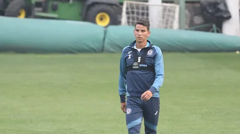 El defensor chileno ahora pertenece a las filas del Club América a pesar de que su ficha es de Tigres UANL.