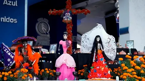 La ofrenda de Cruz Azul en La Noria.