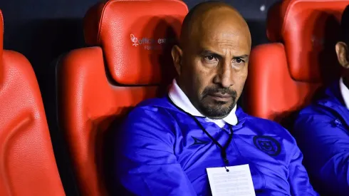 El ex jugador devenido a director deportivo es una de las figuras más criticadas del organigrama de los cementeros.