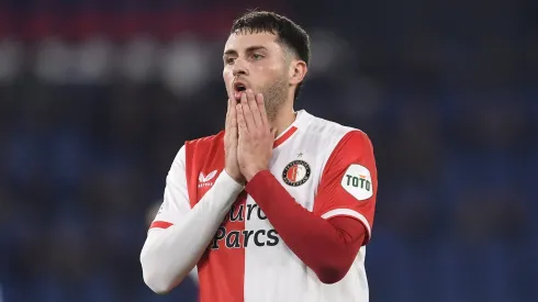 El Feyenoord de Santi Giménez perdió frente a Lazio por la Champions League