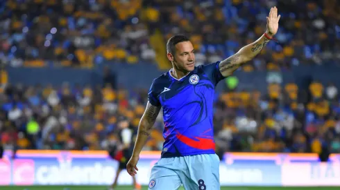 El mediocampista de Cruz Azul mantiene una querella con los Bravos de Juárez que podría llegar a otras instancias.