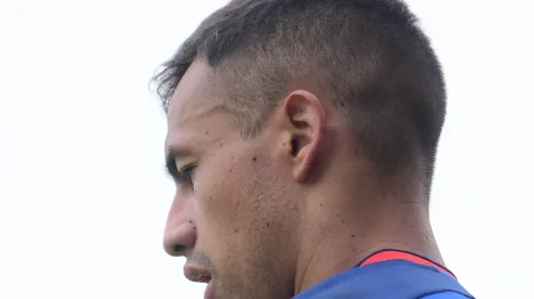 El delantero chileno sigue en la rampa de salida y es una de las bajas seguras para el próximo torneo.