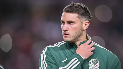 Santiago Giménez sigue sin brillar con el Tri