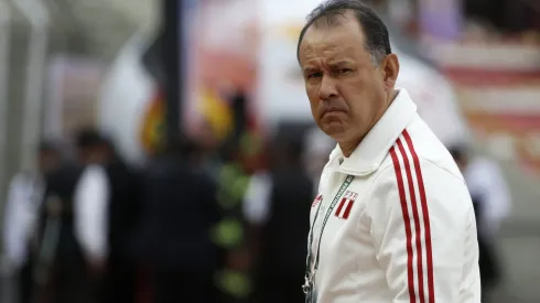 Juan Reynoso ya no es DT de Perú.