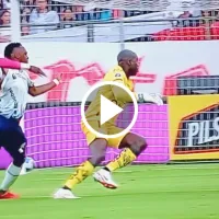 Terrible error del portero de Independiente del Valle, vinculado a Cruz Azul